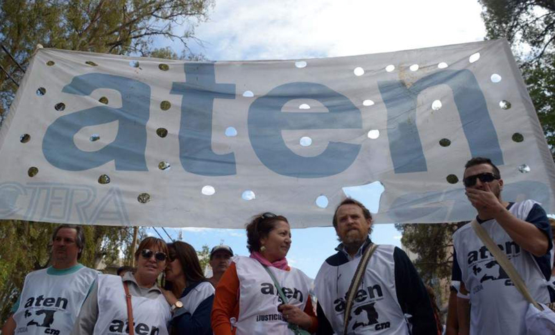 Docentes neuquinos inician un paro por 48 horas por negociaciones salariales