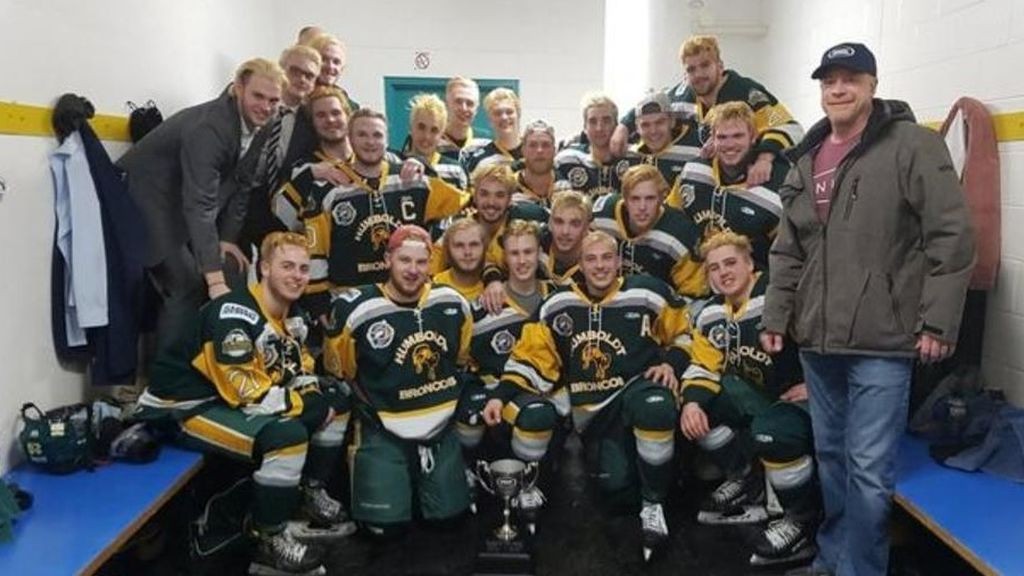 Canadá: mueren 14 jugadores de hockey en accidente de bus