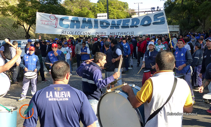 Los camioneros paran el jueves las ramas de correo y clearing, por el conflicto en Oca