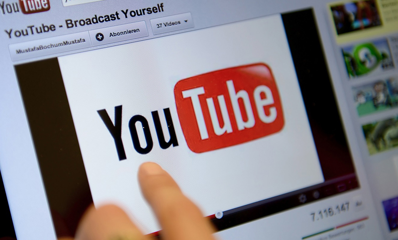 Acusan a YouTube de recolectar ilegalmente datos de menores de 13 años