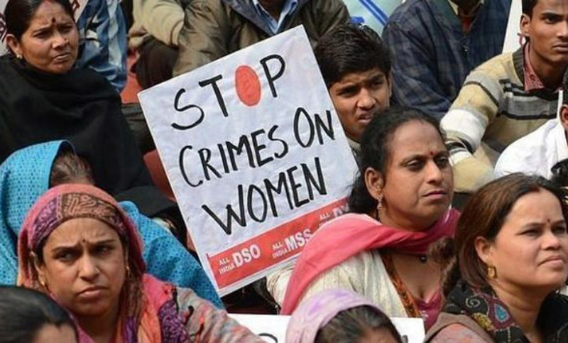 India instaura la pena de muerte para violadores de niños