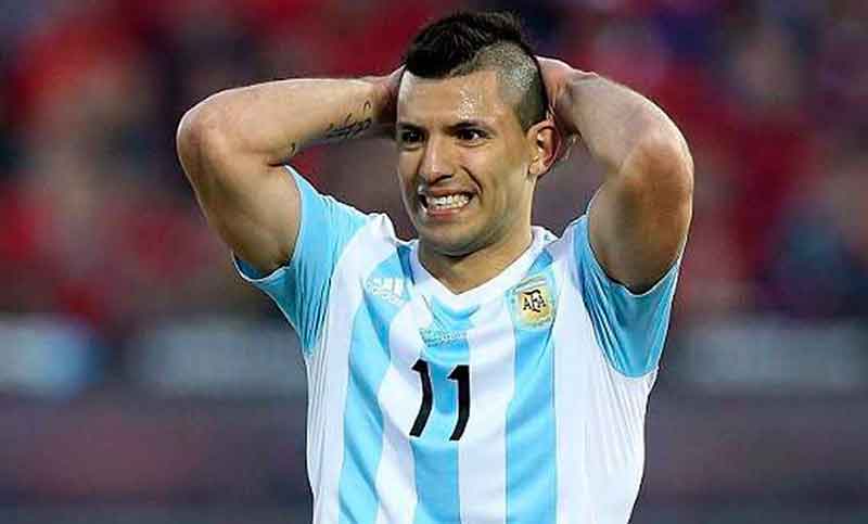 Agüero se hizo una artroscopía y en tres semanas debería estar recuperado