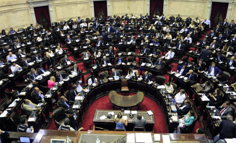Bochorno total: la trampa detrás del fin del canje de pasajes