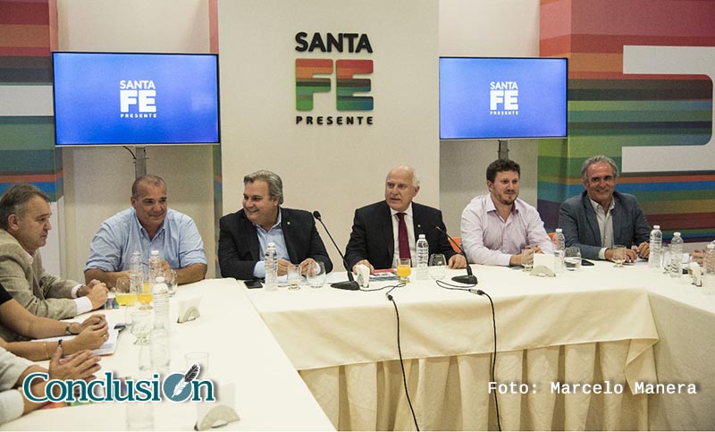 Lifschitz presentó el proyecto de reforma constitucional