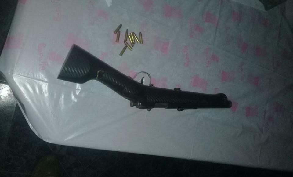 Seis detenidos, secuestro de armas y cocaína en cinco allanamientos