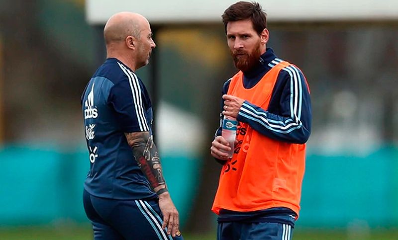 Cumbre entre Sampaoli y Messi para delinear la lista de convocados