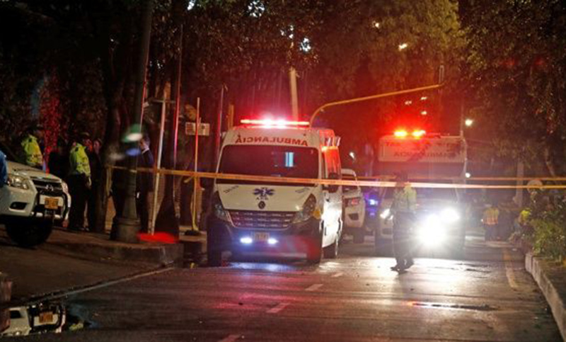 Ocho policías muertos tras ataque con explosivos en Colombia