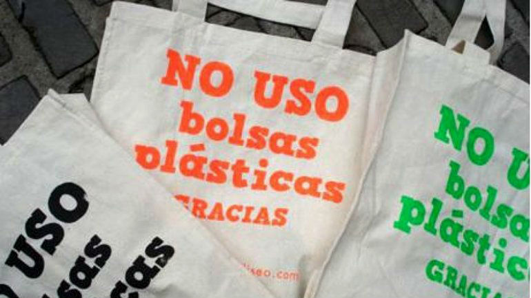 Dejaron de usarse alrededor de 100 millones de bolsas plásticas en Rosario