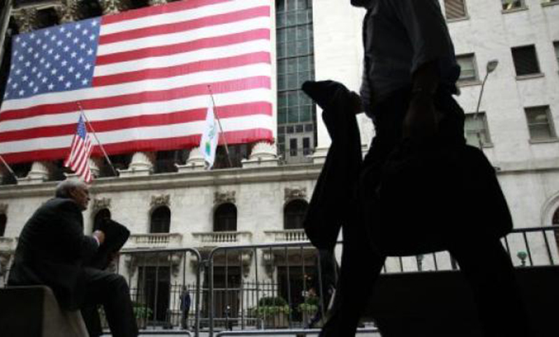 La confianza de los hogares estadounidenses retrocede, según la Universidad de Michigan