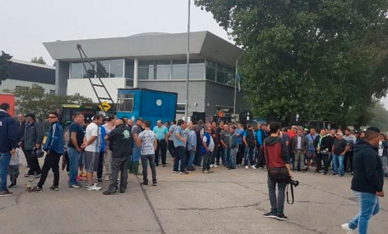 Denuncian cerca de 400 despidos en el puerto de Mar del Plata