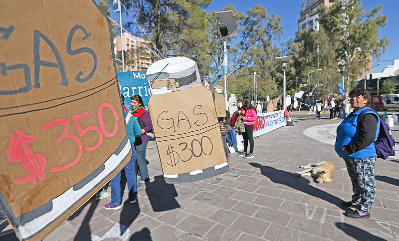 El gobierno, la UCR y la Coalición Cívica acordaron mantener el aumento de tarifas