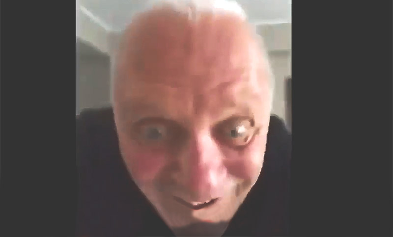 Anthony Hopkins publicó un video haciendo gestos raros e indescifrables