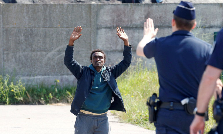 «No somos el retrete de Macron»: una actuación de aduaneros franceses enfurece a políticos italianos