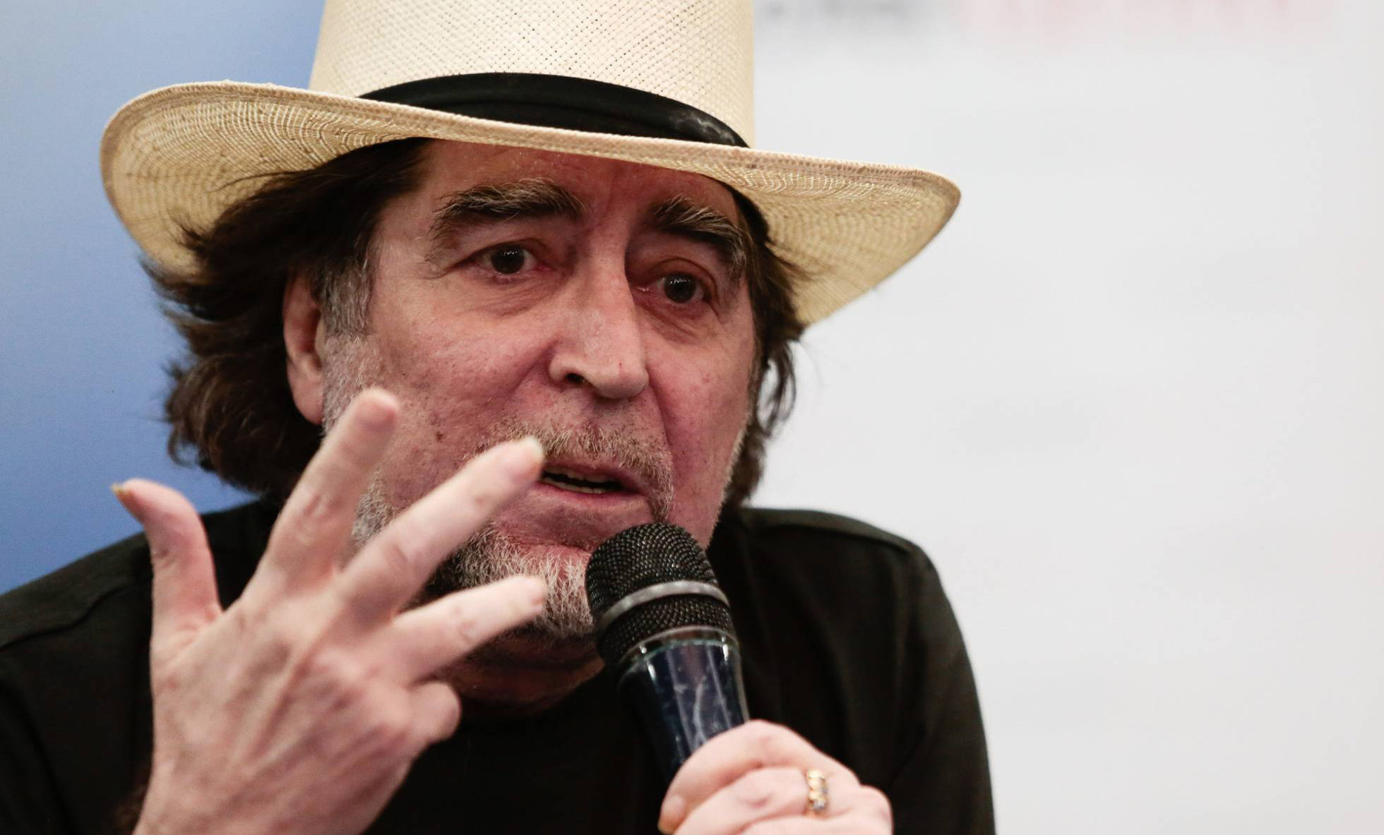 Joaquín Sabina hospitalizado en Madrid por un problema circulatorio