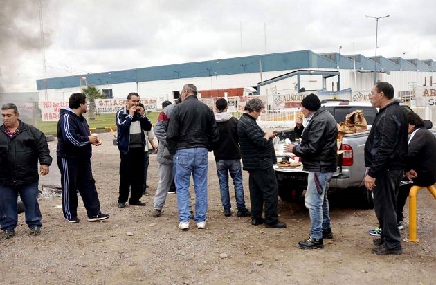 Trabajadores paralizaron La Campagnola y denuncian una ola de despidos encubiertos