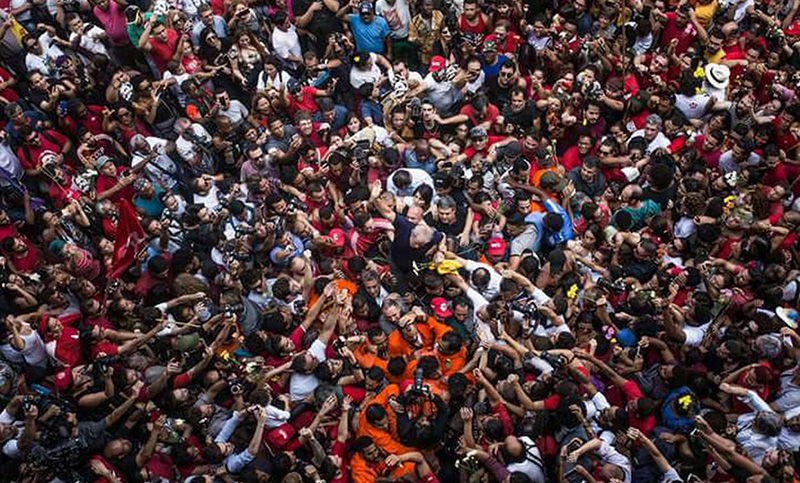 Lula intentó salir del Sindicato pero sus militantes no lo dejan entregarse