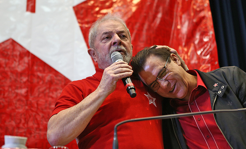Un dirigente del PT reveló que le ofrecieron asilo a Lula antes de su detención