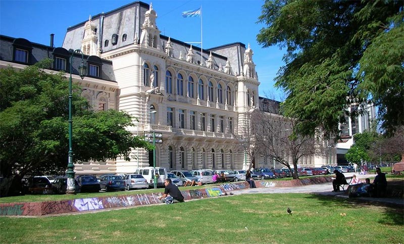 Como De la Rúa, Macri le quita 3 mil millones a las universidades argentinas