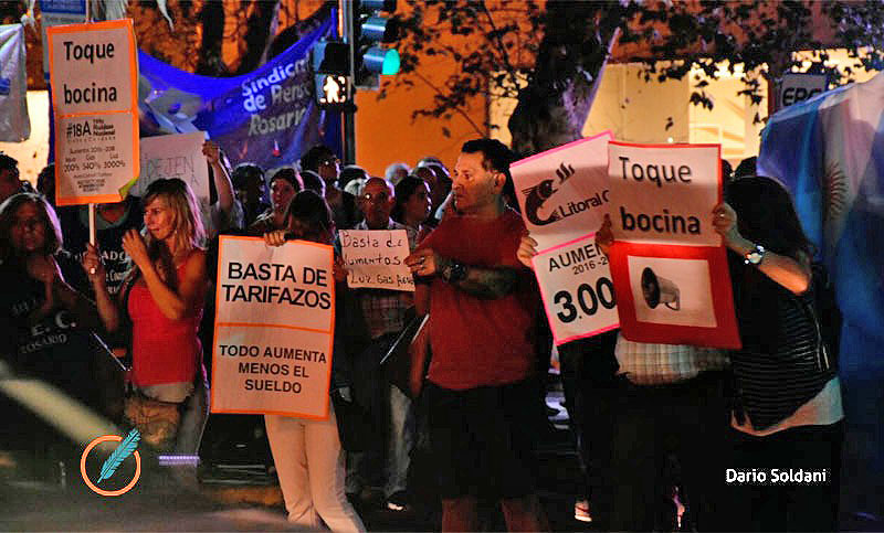 El ruidazo nacional se hizo sentir en Rosario para frenar los tarifazos