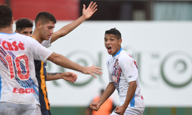 Central fue goleado por el descendido Arsenal y agudiza la crisis futbolística