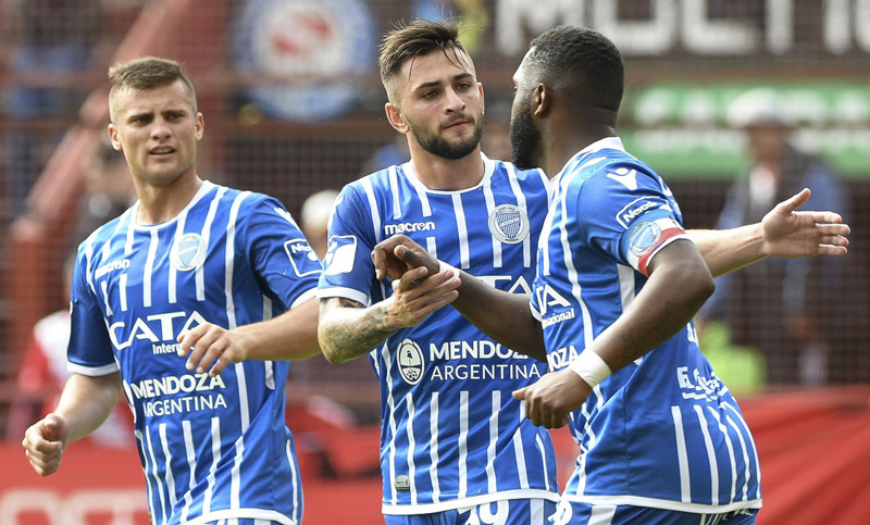 Godoy Cruz extiende la racha positiva y alcanzó a Boca en la punta