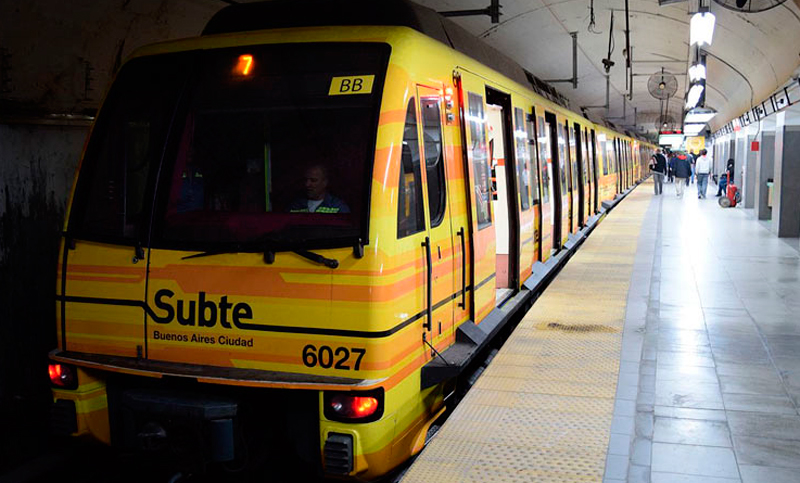 Se agudizó el conflicto en Metrovías con cien nuevos despedidos