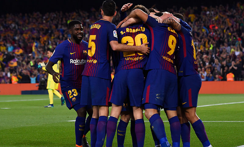 Con un golazo de Messi y mucha polémica, el campeón Barcelona empató con el Real Madrid