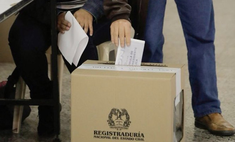Con alta participación, concluyeron las elecciones presidenciales en Colombia