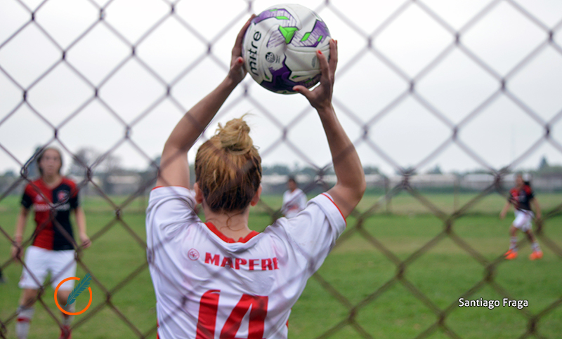 Fútbol femenino de la Rosarina: Provincial ganó un duelo clave y sigue líder