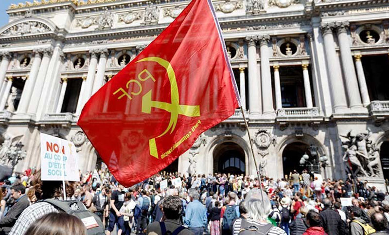 La Policía usa gases lacrimógenos contra manifestantes contrarios a Macron