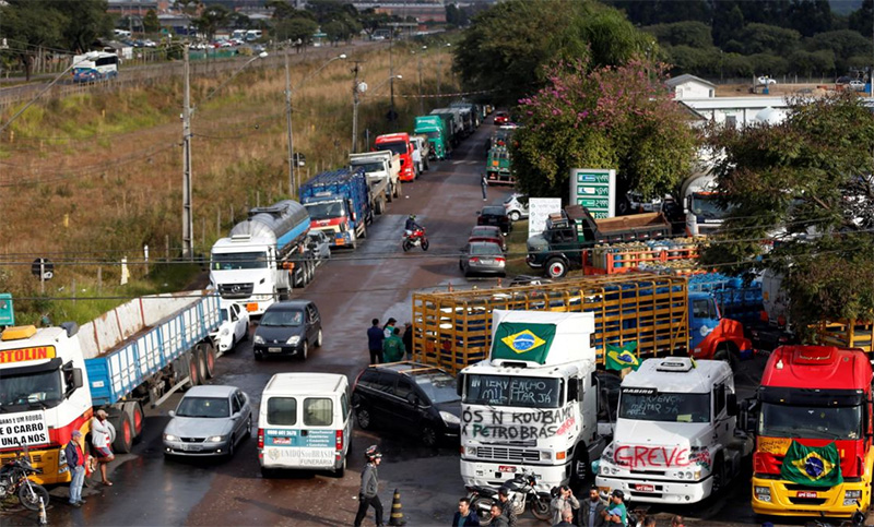 Huelga de camioneros en Brasil: ya se siente el desabastecimiento