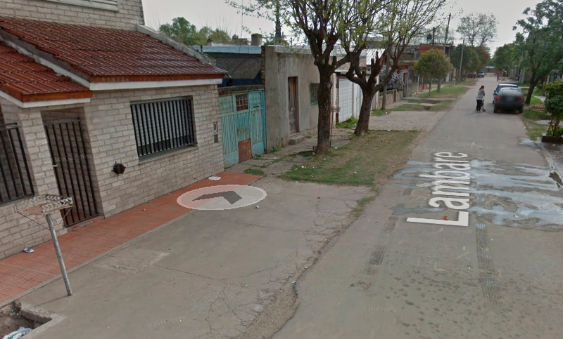 Un joven amenazó a su ex con un cuchillo y le destrozó la casa
