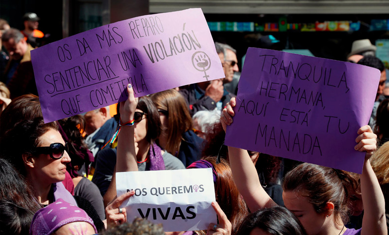 España: miles de estudiantes manifiestan contra el fallo en el caso de «La Manada»