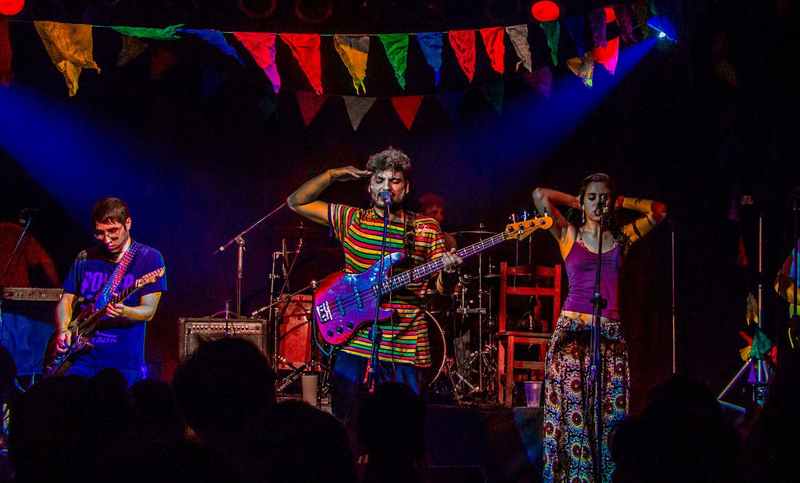 Musha Soul vuelve a Rosario: funk, una estética ochentosa y letras de lucha social