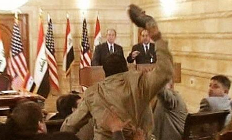 Hace 10 años le lanzó dos zapatos a George Bush, ahora se lanza como político
