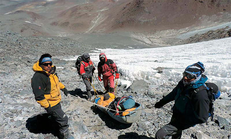 Catamarca: bomberos rescataron a un grupo de montañistas perdidos a 4 mil metros de altura