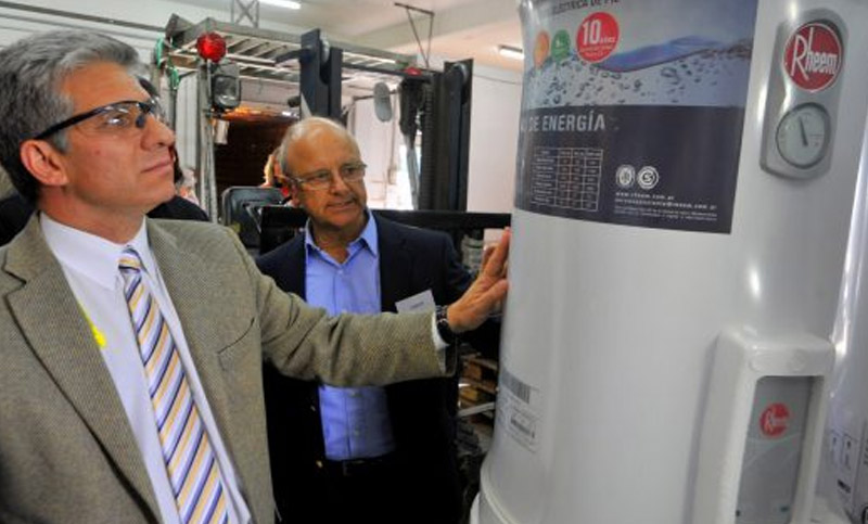 La fábrica de termotanques Rheem recortó 119 empleos y temen más despidos