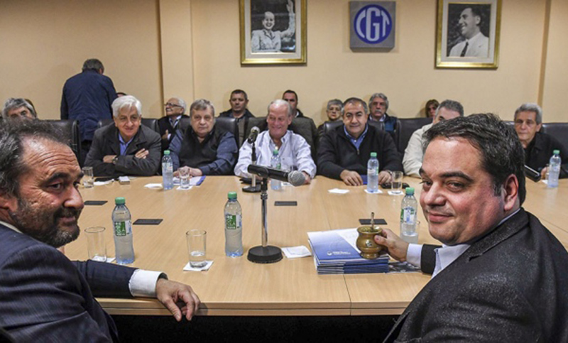 El Gobierno recibió a la CGT y busca blindarse ante un semestre difícil