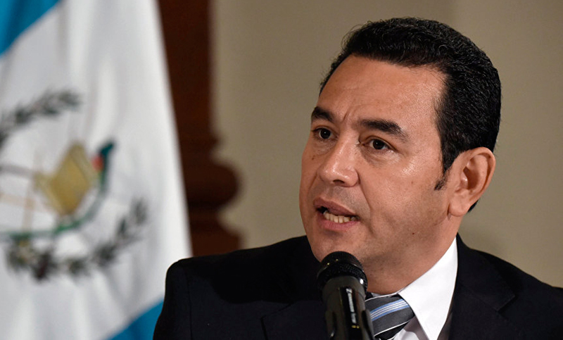 Quitan la personería al partido del presidente de Guatemala