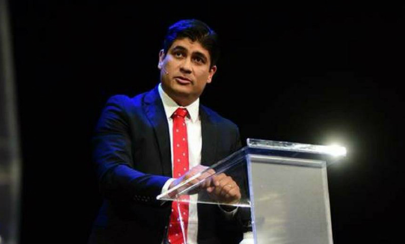 En menos de dos meses de gobierno, el presidente de Costa Rica enfrenta un paro