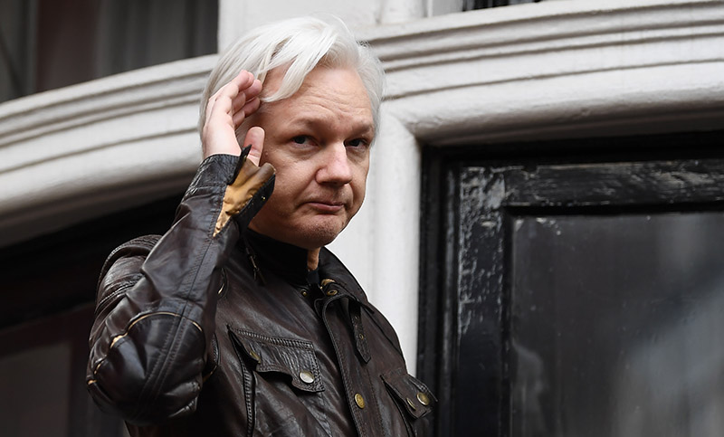 Se cierra el círculo alrededor de Julian Assange