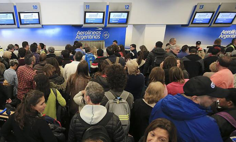 Los Aeronáuticos se suman al paro de la CGT y no habrá vuelos el lunes