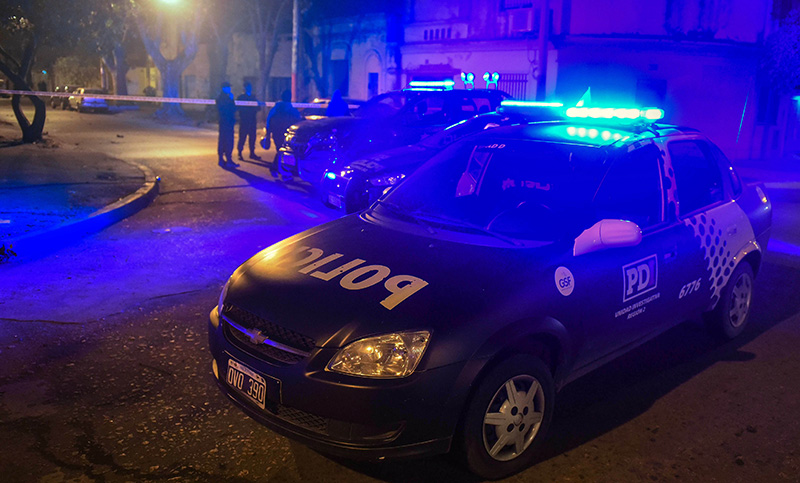 Acribillaron a balazos la casa del padre del juez que investigó a «Los Monos»