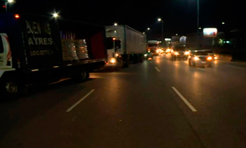Complicaciones en el tránsito porteño por la protesta de Camioneros