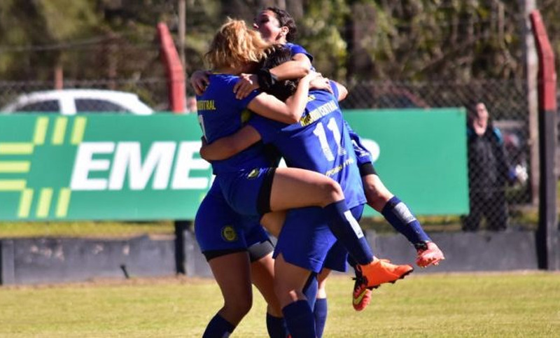 Central logró un triunfazo en un duelo clave ante Provincial y lidera el Femenino