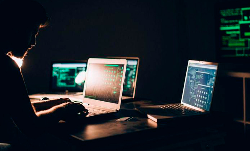 Desmantelaron un sitio de venta de armas de la “deep web”