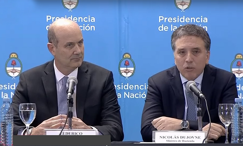 Dujovne confirmó que el FMI le prestará 50 mil millones de dólares al país