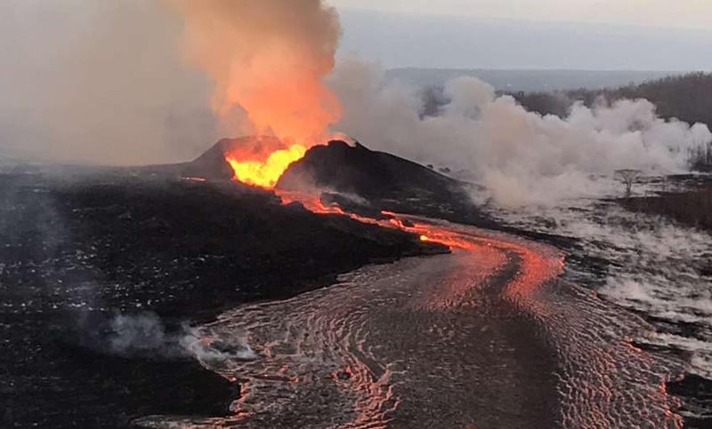 Explosión del volcán Kilaeua provoca un gran sismo en Hawaii