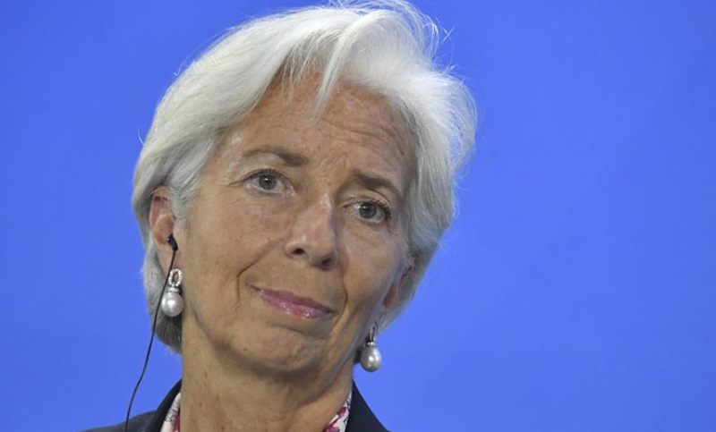 Lagarde advierte el lento crecimiento y llama a luchar contra la corrupción