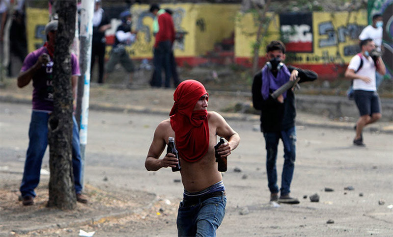 Al menos dos muertos en nuevos choques en protestas en Nicaragua